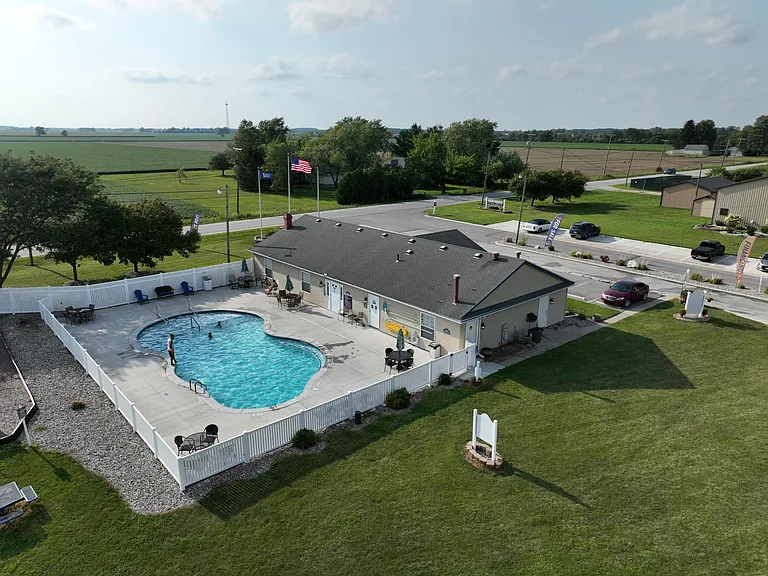 Perrysburg Estates — Photo 14
