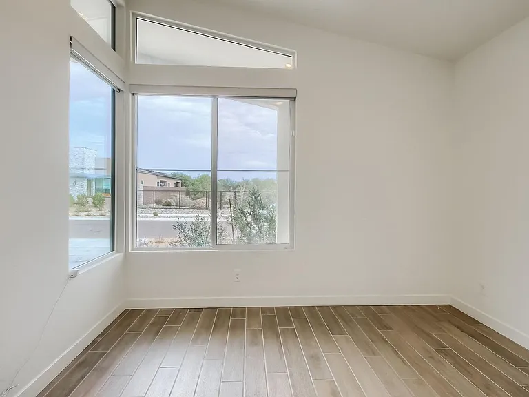 1005 E Paseo Way — Photo 38