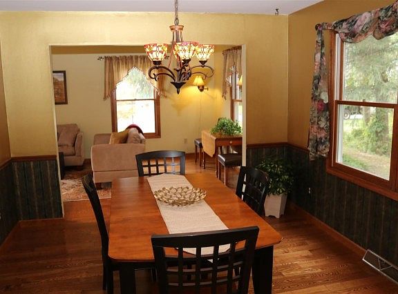 3rd image of 9 Conestoga Dr