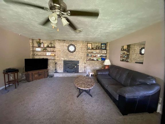 3rd image of 3010 State Road 121