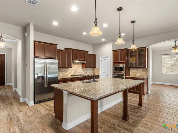 1082 Cedar Glen Dr, New Braunfels, TX 78132