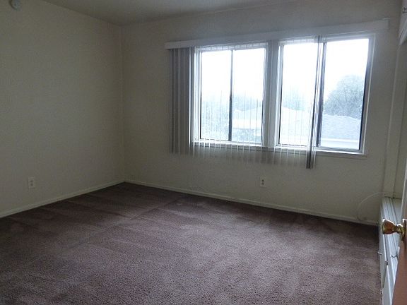 5th image of 2344 S Atlantic Blvd APT C