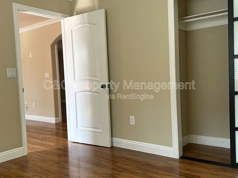 1445 1/2 S Sunol Dr — Photo 6