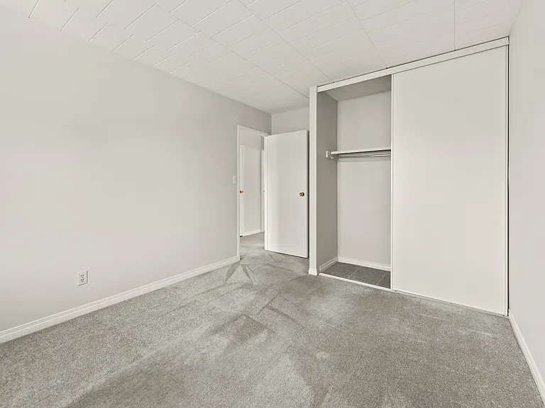 3165 Russell St — Photo 16