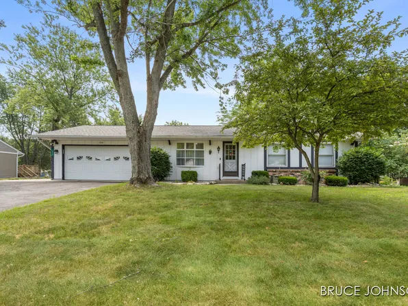 1236 S Van Bruggen St, Plainwell, MI 49080