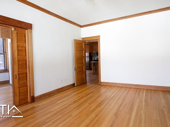 4th image of 1363 E 50th St #3A