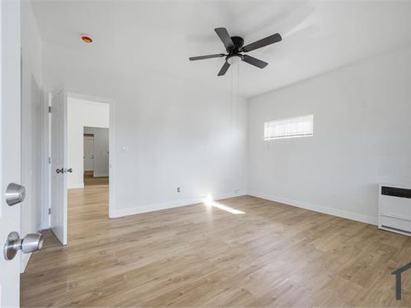 4222 1/2 Wall St