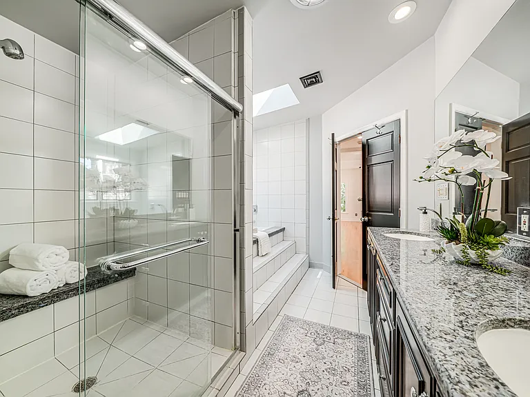 4817 Chevy Chase Blvd — Photo 18