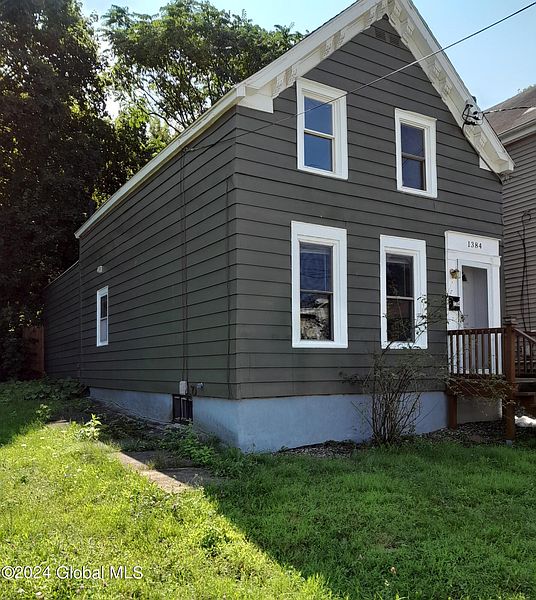 2nd image of 1384 Broadway