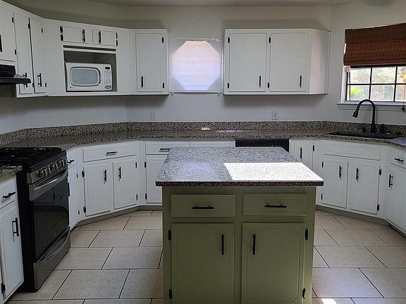 3rd image of 9024 Caribbean Dr