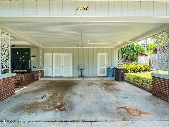 5th image of 1752 WHITMAN Street