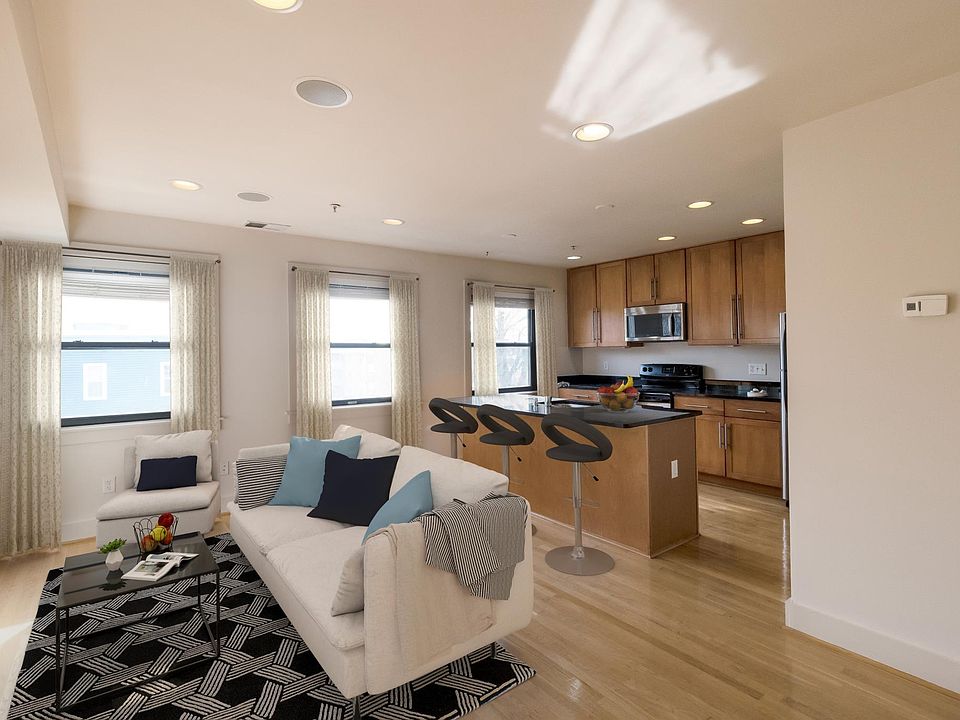 Bright den and kitchen with South light