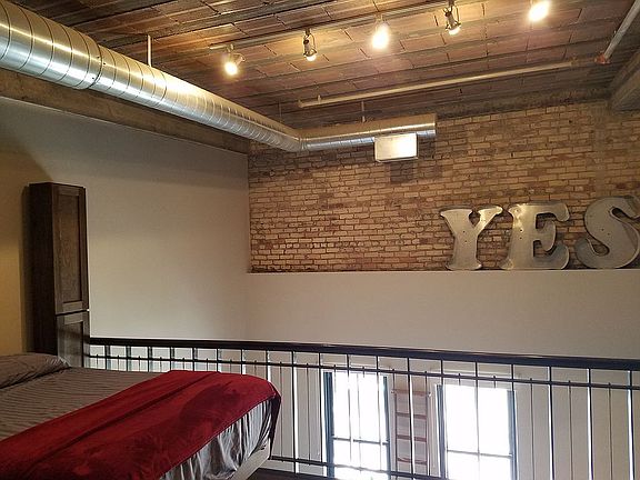 5th image of 214 4th St E Unit 223