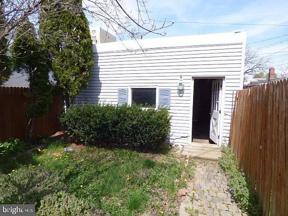3rd image of 108 E Antietam St