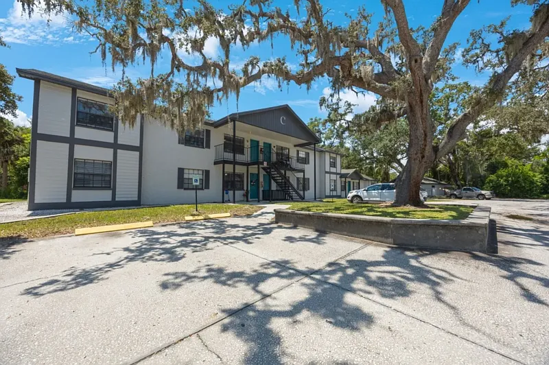 3 bed, 2.0 bath, 1185 sqft, $2,195 — Photo 3