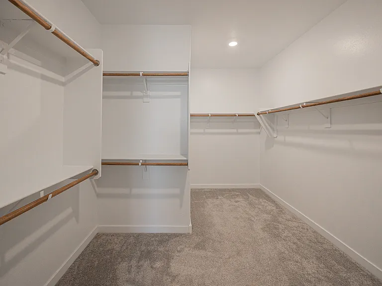 4607 S 111th Dr — Photo 16