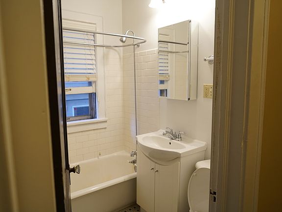 4th image of 2086 Marshall Ave APT 14