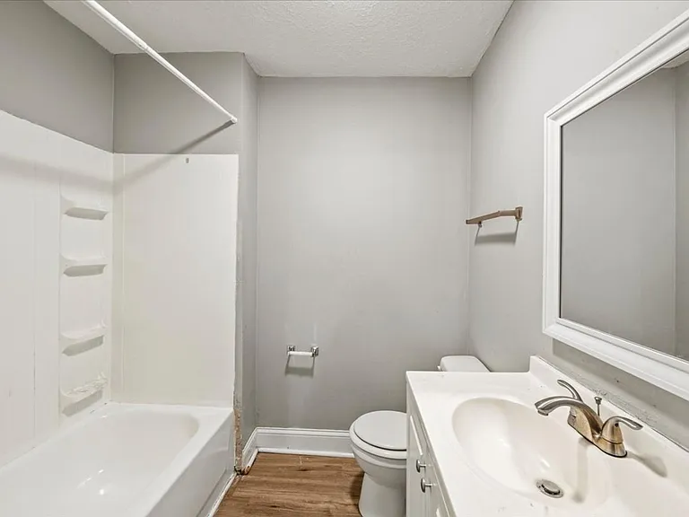 1119 N Dearborn St — Photo 12