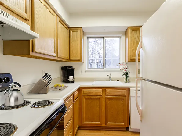 Elmwood Terrace Apartments and Townhomes