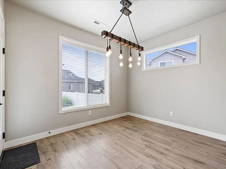 4725 Roark Dr — Photo 16