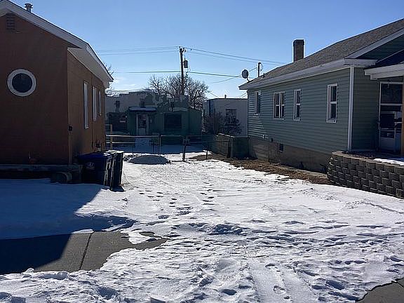 5th image of 655 W 2nd North St