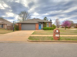 11702 S Gum Ave, Jenks, OK 74037