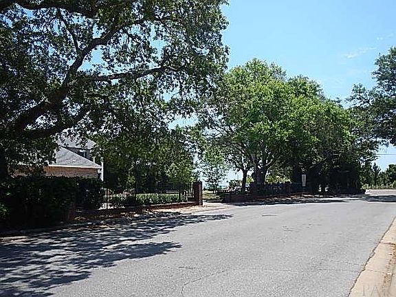 3rd image of 4881 La Belle Terre Blvd