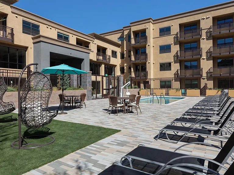Sunsweet Apartments — Photo 13