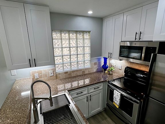 3rd image of 4221 Cole Ave #202A