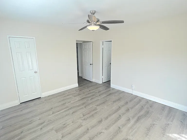 2121 Placentia Ave #E — Photo 13