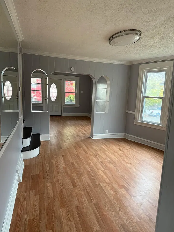 3 bed, 1342 sqft, $2,050 — Photo 3