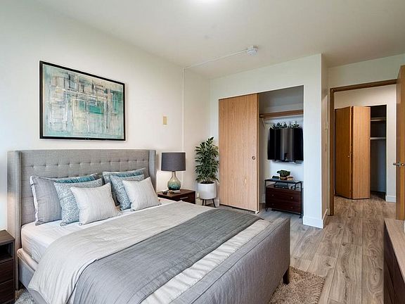 4th image of 3444 Erickson St APT 102