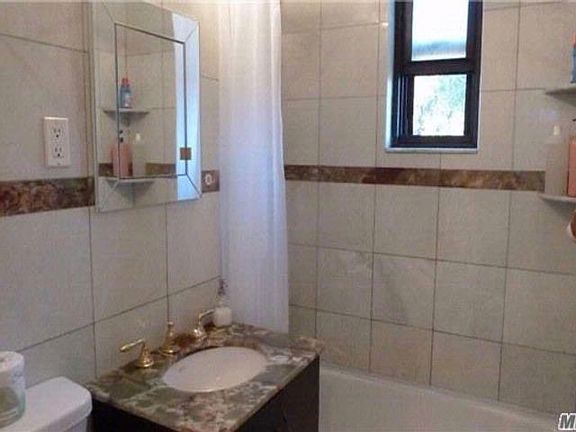 3rd image of 6969 Park Dr E #B