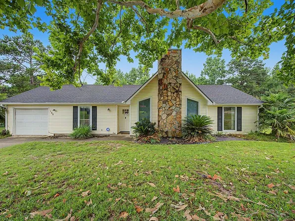 158 Woodstone Cir, Albany, GA 31701