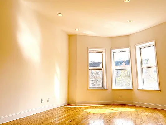 Rented by Douglas Elliman | media 22