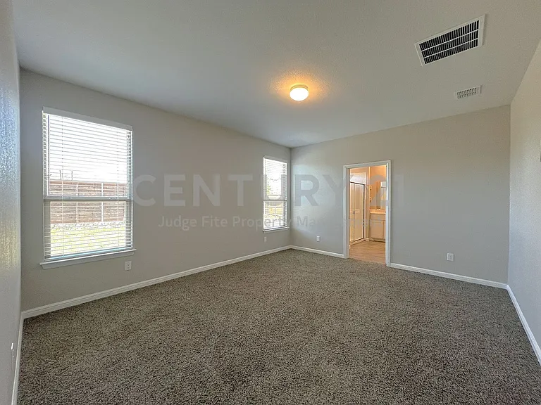 108 Birch Forest Ln — Photo 5