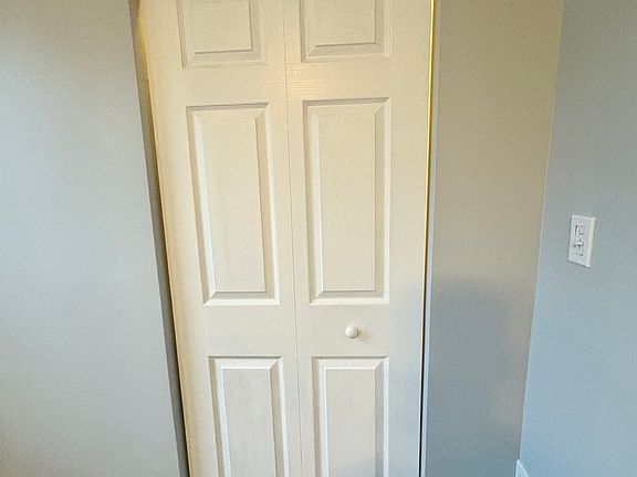5th image of 235 Stowe Ave #2