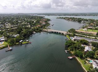 19310 Pine Tree Dr, Jupiter, FL 33469