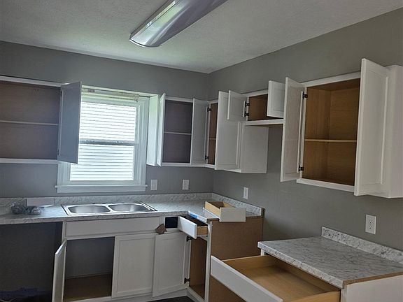 5th image of 110 Countryside Dr