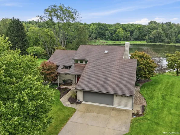 10767 Meadowbrook Ct, Berrien Springs, MI 49103