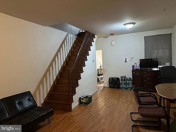 5th image of 434 Daly St