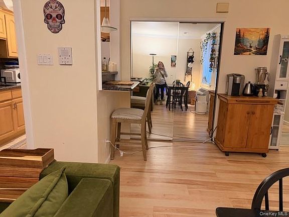 5th image of 425 Shore Rd APT 3A