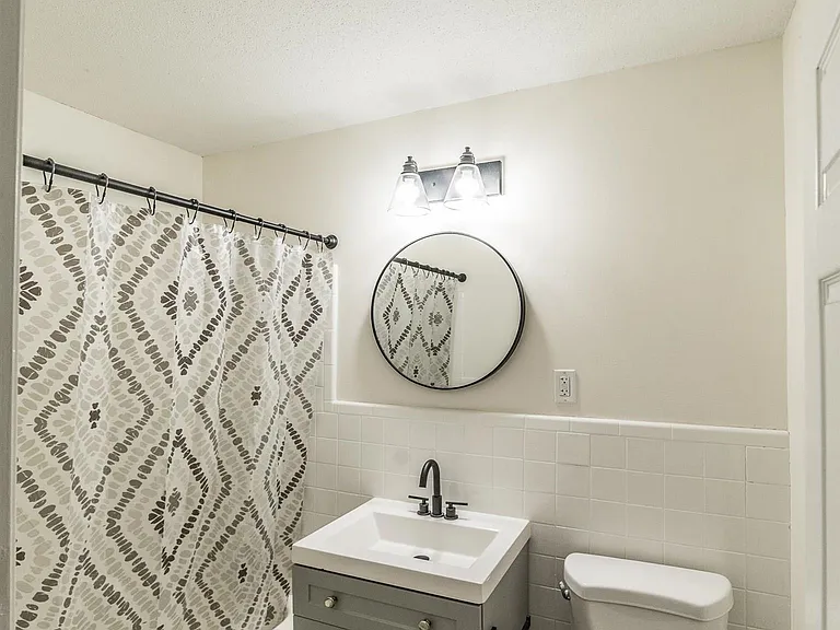 307 Meadowbrook Dr SE — Photo 12