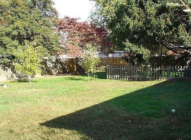 Spacious lot