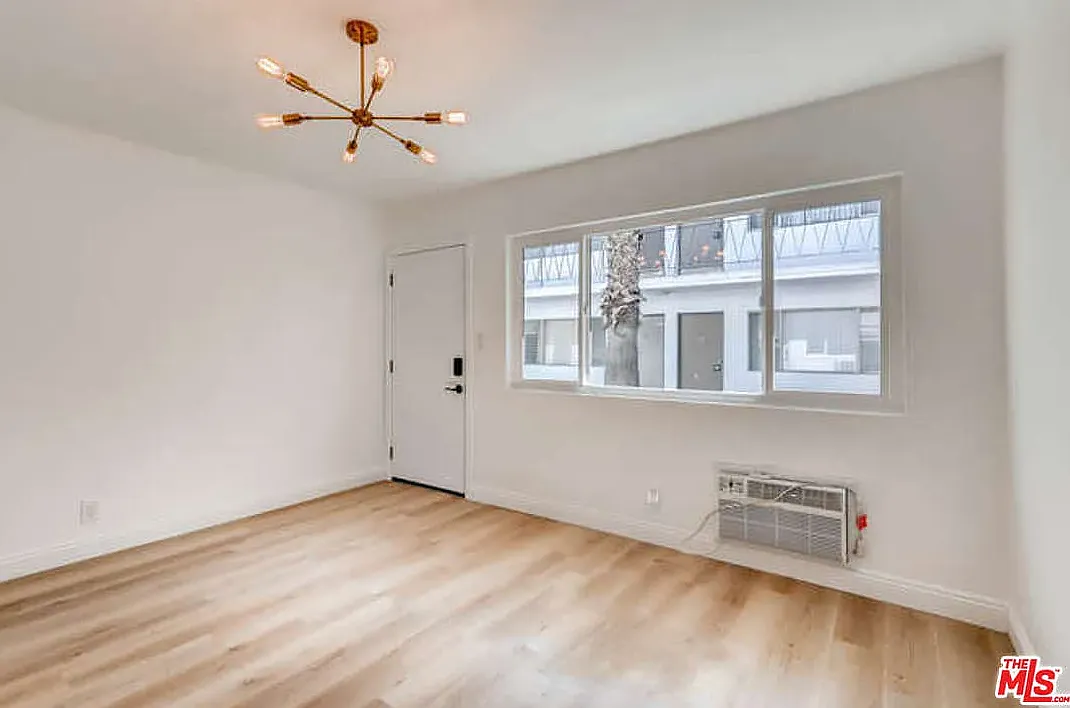 3824 Overland Ave — Photo 2