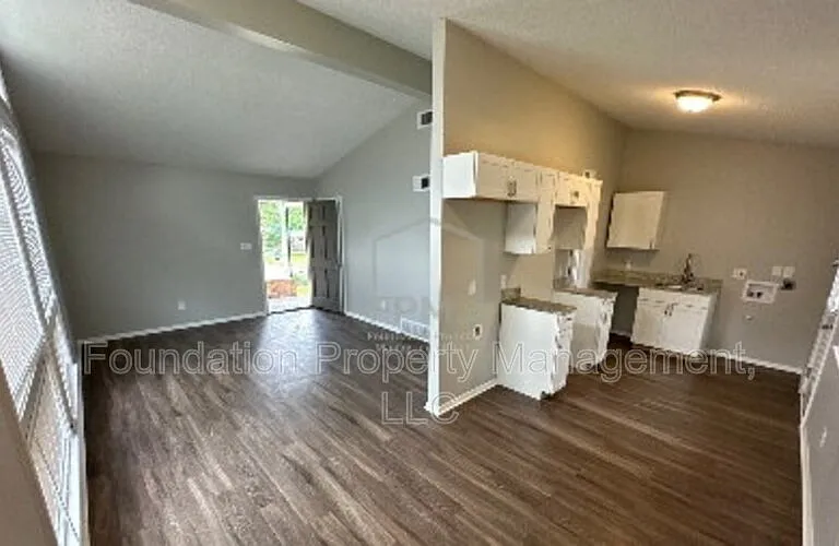 2252 Cassie Ave — Photo 4