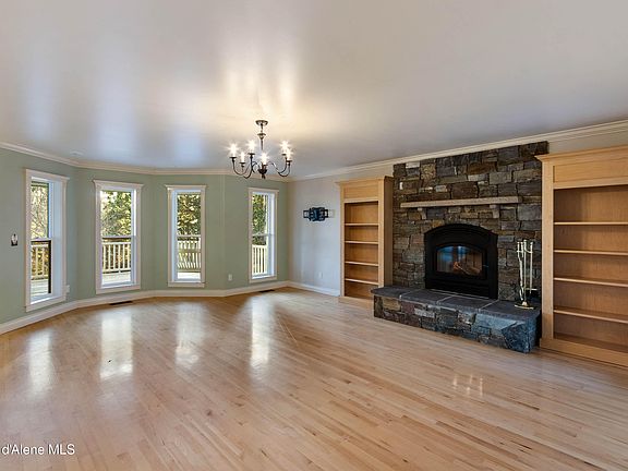 4th image of 2383 Sunnyside Rd