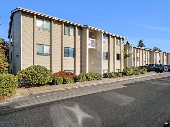 Bldg F is the first bldg on the left as you enter the community. >