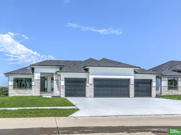 5516 N 213th Ave, Elkhorn, NE 68022