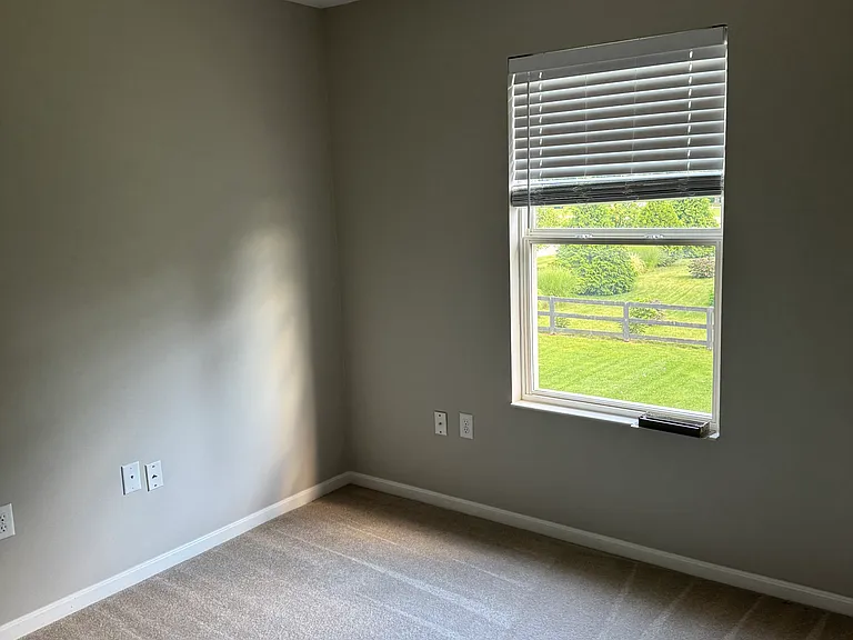 2202 Parliament Ct — Photo 7